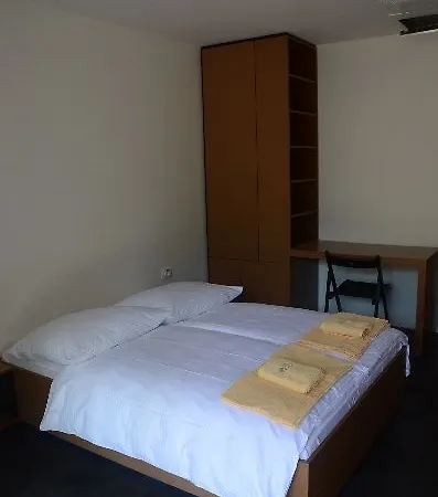 Sanje Ob Soci ***/**** 4*