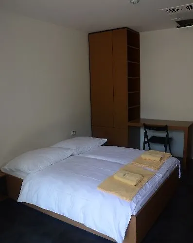 Sanje Ob Soci ***/**** 4*